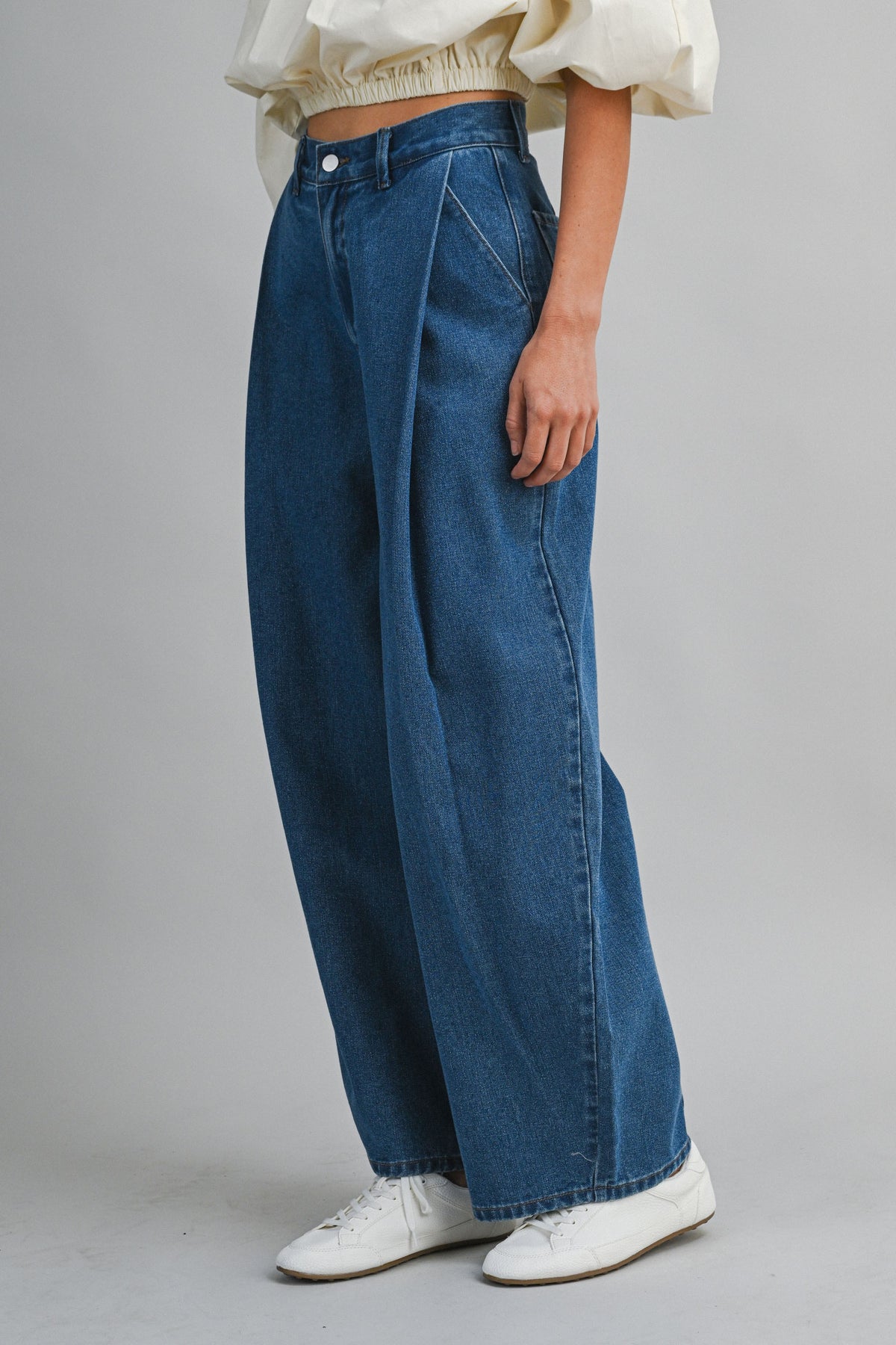 High-Rise Wide Leg Pleated Barrel Jeans