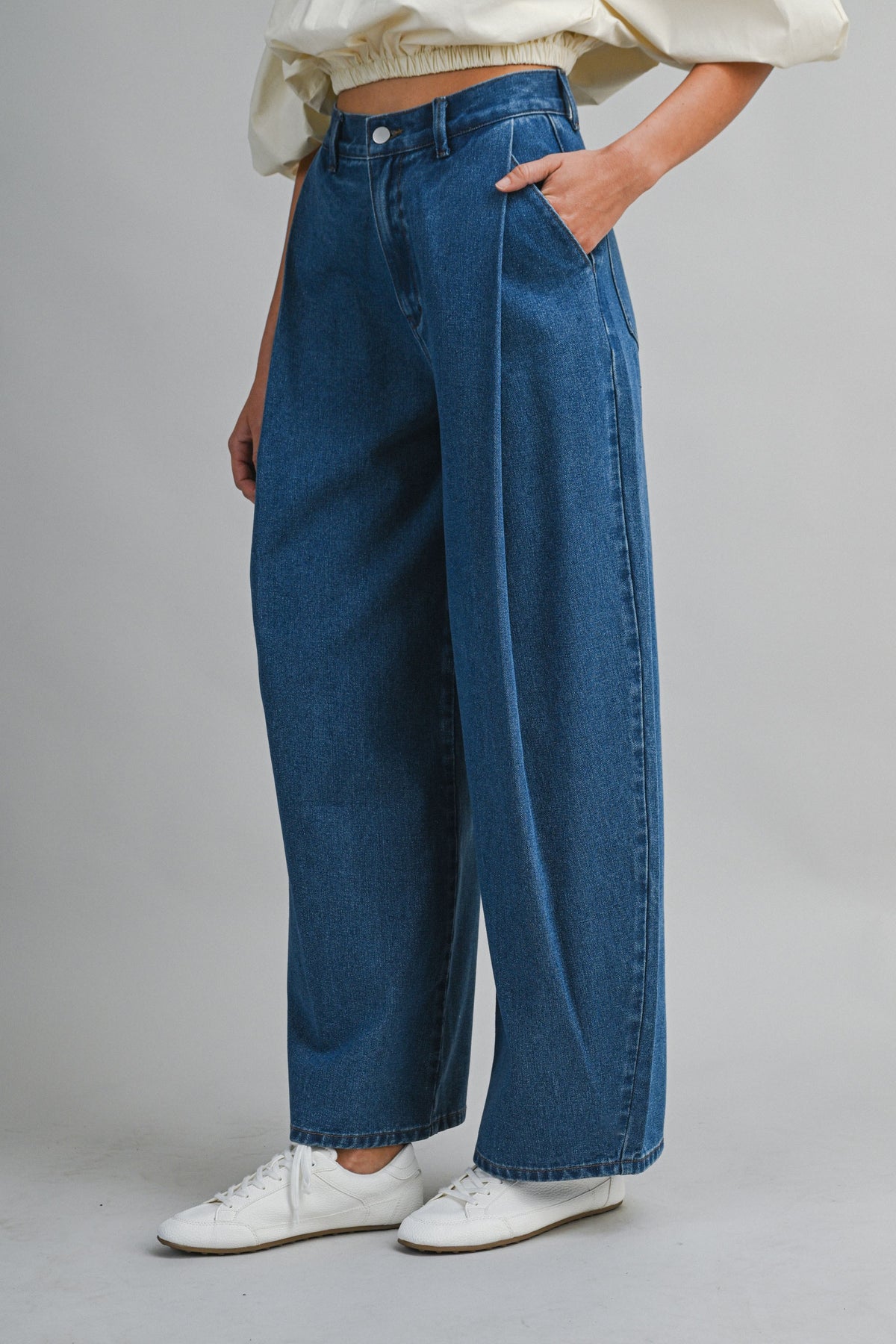 High-Rise Wide Leg Pleated Barrel Jeans