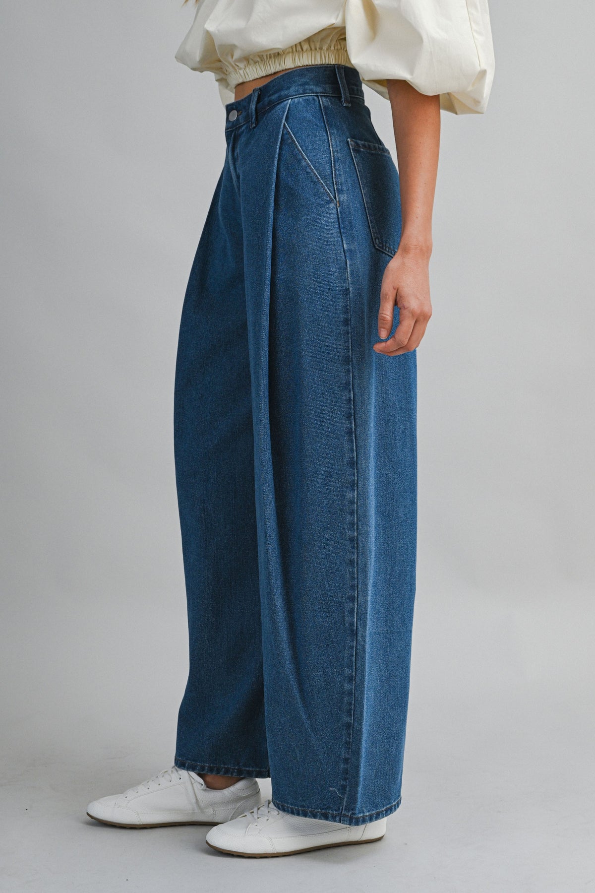 High-Rise Wide Leg Pleated Barrel Jeans
